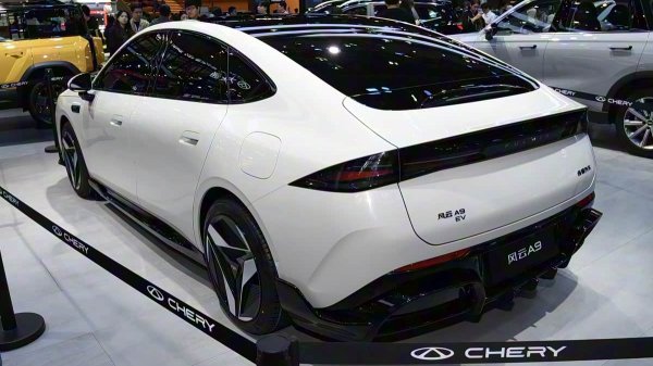 Представлены кроссовер Chery Fulwin T9L и седан Fulwin A9