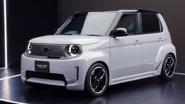 В Токио показаны прототипы Honda 0 &alpha; и Super-One