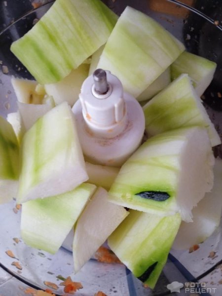 Рецепт: Кабачковая "аджика" - С болгарским перцем и чесноком: вкусная и пикантная, сразу и не поймешь что из кабачков