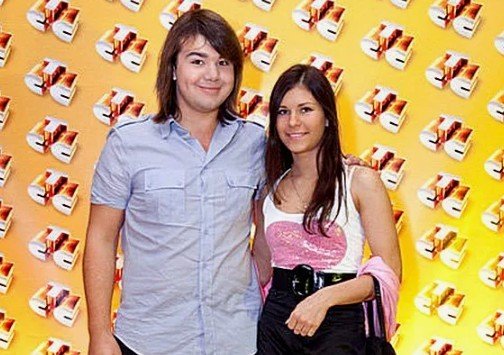 Падчерица Полежайкина из "Папиных дочек" пытается наладить общение с родным братом