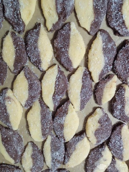 Рецепт: Печенье "Осенние листья" - Двухцветное, шоколадное, простое, быстрое и вкусное