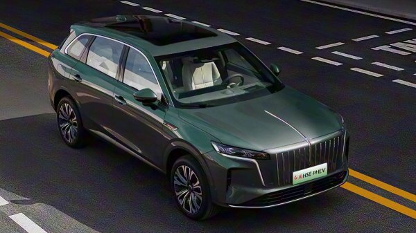 Кроссовер Hongqi HS6 поставил мировой рекорд дальнобойности