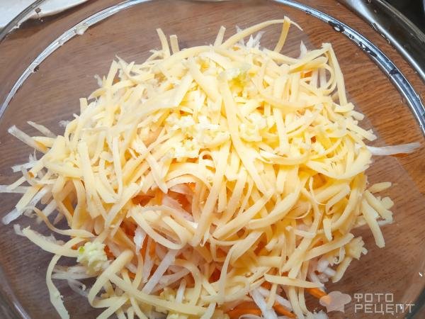 Рецепт: Закуска из дайкона - с сыром и чесноком