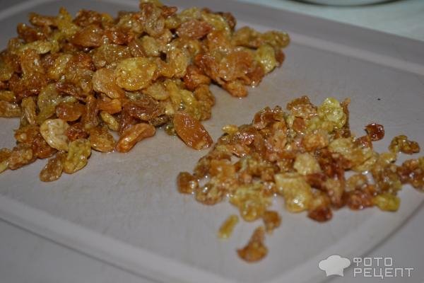 Рецепт: Запеканка творожно-фруктовая - С изюмом, тыквенными семечками и сиропом из смородины