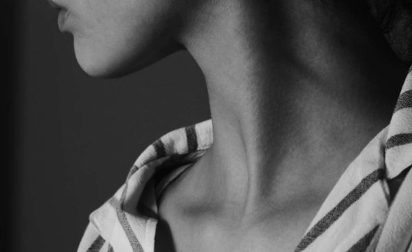 А по шее: уход за этой частью тела в холодное время года, 5 неочевидных правил А по шее: уход за этой частью тела в холодное время года, 5 неочевидных правил