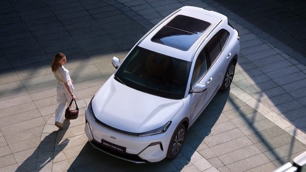 Гибрид Geely EX5 EM-i для России: комплектации и цены