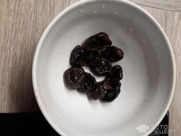 Рецепт: Запеченые беконовые рулеты - с сыром и черносливом!