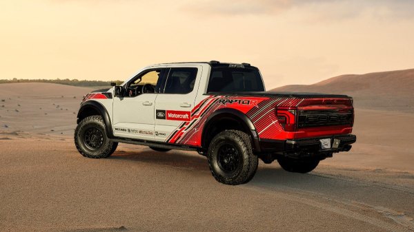 Ford представил F-150 Raptor R с 900 л.с. и Maverick с наддувом от Mustang