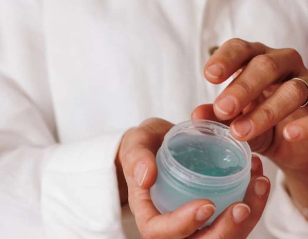 Платить меньше &mdash; получать больше: сравниваем бюджетную российскую косметику с дорогой импортной