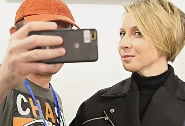 Яна Чурикова попросила россиян оставить в покое Ларису Долину