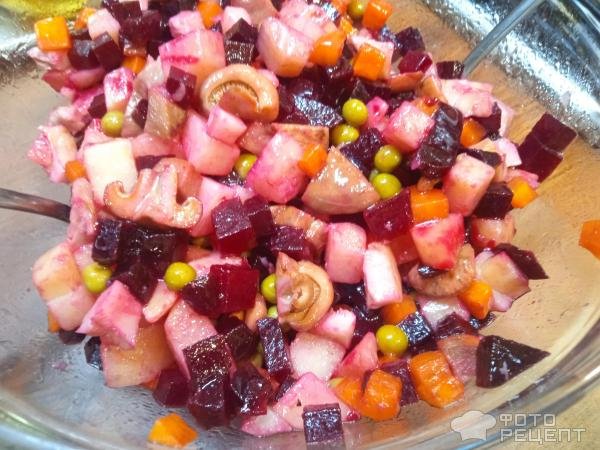 Рецепт: Вкуснейший винегрет с секретиком - с маринованными грибами