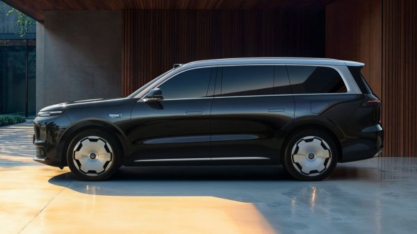 Кроссовер Leapmotor D19 предъявил роскошный салон