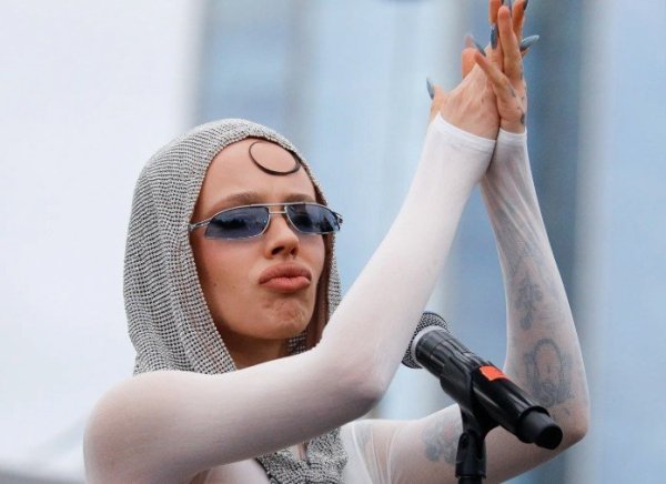 Инстасамка задумалась над карьерой актрисы Инстасамка задумалась над карьерой актрисы