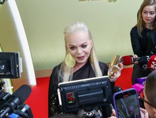 Лариса Долина планирует взыскать с Полины Лурье сумму за коммунальные услуги Лариса Долина планирует взыскать с Полины Лурье сумму за коммунальные услуги