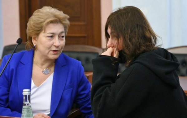 Директор Ларисы Долиной дал первый комментарий после заседания в Верховном суде Директор Ларисы Долиной дал первый комментарий после заседания в Верховном суде