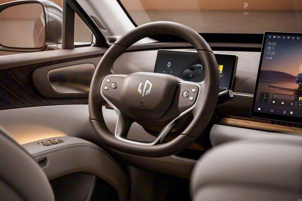 Кроссовер Leapmotor D19 предъявил роскошный салон