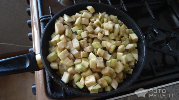 Рецепт: Баклажаны с выжарками - Очень сытно и вкусно.