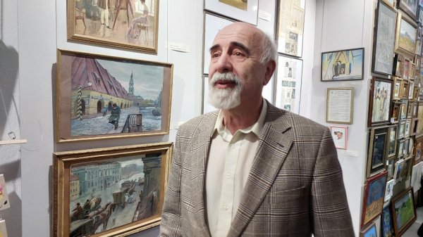 В Екатеринбурге представили неизвестного Чебурашку с кусочком сыра