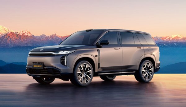 Для России анонсирован кроссовер GAC S7