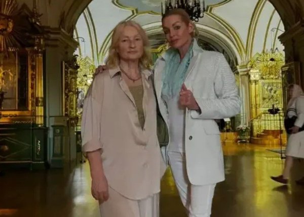 Анастасия Волочкова не станет приглашать на свой юбилей дочь и маму