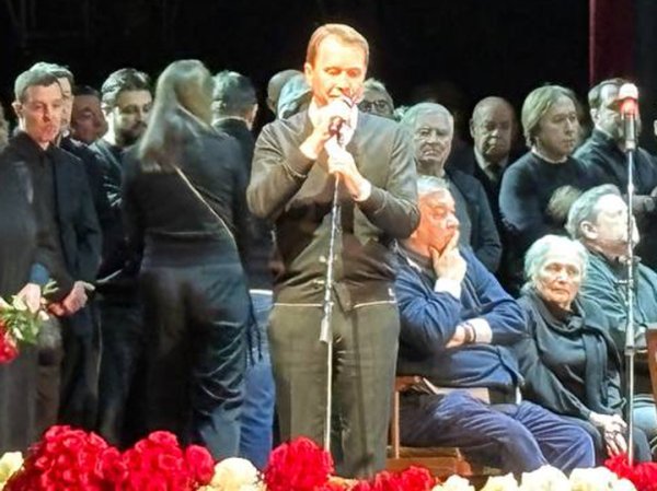 Сам бы сказал о своих похоронах: «Роскошно» — как прощались с Игорем Золотовицким