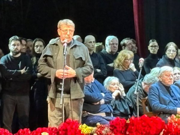 Сам бы сказал о своих похоронах: «Роскошно» — как прощались с Игорем Золотовицким