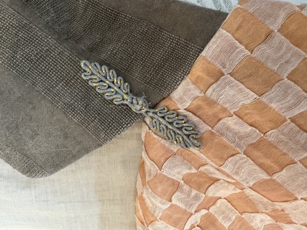 Тайная жизнь древнего шелка: в Пекина художница сохраняет традиции, работая с натуральным шелком