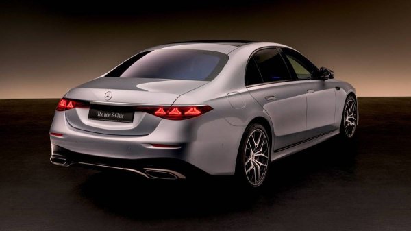 Обновленный Mercedes-Benz S-класса: еще больше технологий и звезд