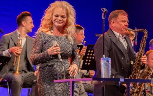 Лариса Долина живет на съемной квартире