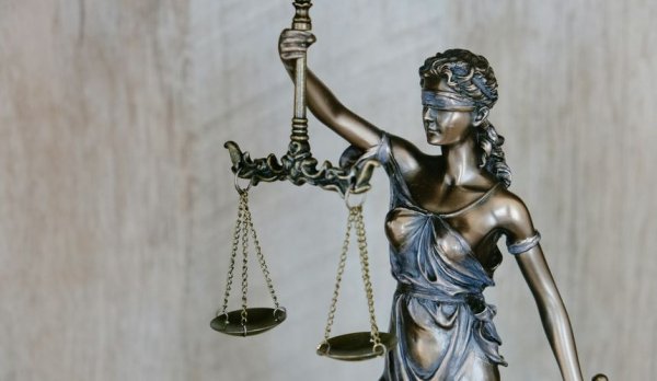 Турист отсудил у туроператора 600 тысяч рублей после разлива нефти на пляже в ОАЭ Турист отсудил у туроператора 600 тысяч рублей после разлива нефти на пляже в ОАЭ