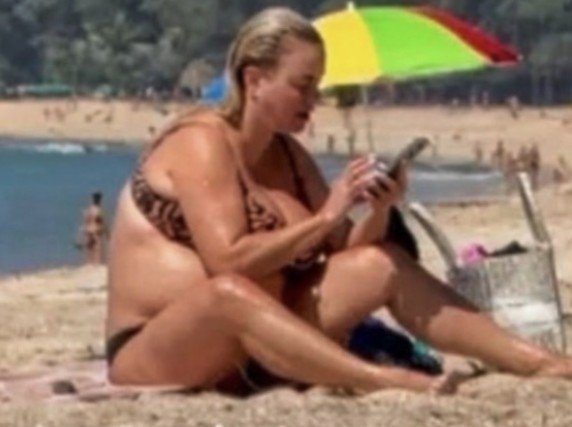 Анна Семенович рассказала о слезах мамы после появления в Сети провокационных фото