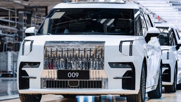 Автомобили Geely могут перебраться на европейские заводы Ford 