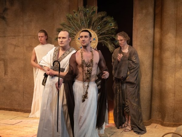 Библейская история в новом прочтении: почему стоит увидеть &laquo;Иосифа и его братьев&raquo; в Вахтанговском театре