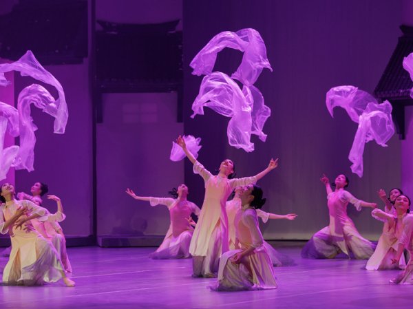 До слез и боли в сердце: трио ярких постановок представили в Сочи