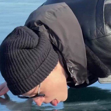 SHAMAN объяснил свое облизывание Байкала