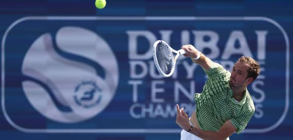 Медведев разгромил американца в Дубае: месть за Хачанова и битва за финал с первым сеяным