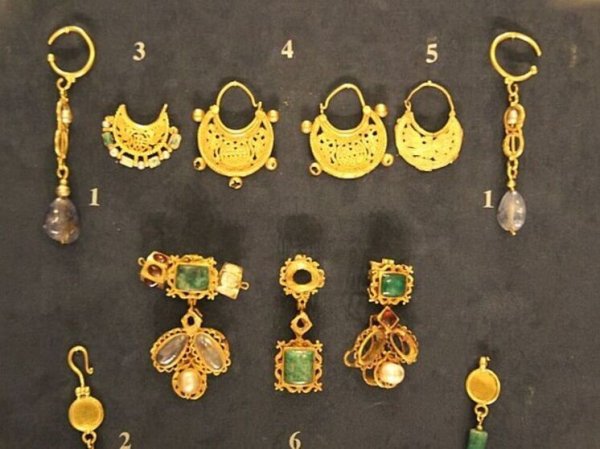 Минус грамм — плюс рубль: что происходит с ценами на золотые украшения