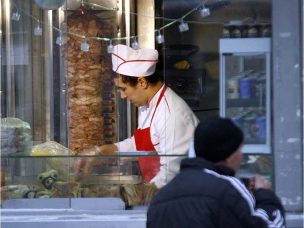 Шаурме грозит подорожание на 20%: продавцы рассказали, сколько зарабатывают