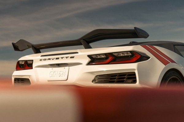 Corvette Grand Sport и Grand Sport X первыми получили новую &laquo;восьмерку&raquo; Chevrolet