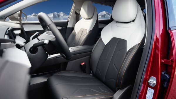 Обновленная Omoda C5 для России: комплектации и цены