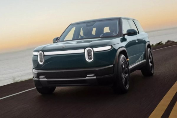 В США полностью рассекречен кроссовер Rivian R2 В США полностью рассекречен кроссовер Rivian R2
