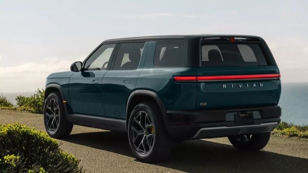 В США полностью рассекречен кроссовер Rivian R2 В США полностью рассекречен кроссовер Rivian R2