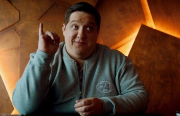 Сериал "Большой человек" с Романом Поповым выходит на ТВ