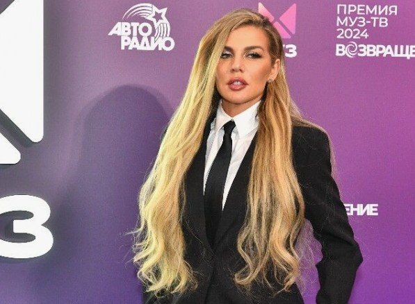 Анна Седокова ответила на обвинения семьи своего бывшего мужа