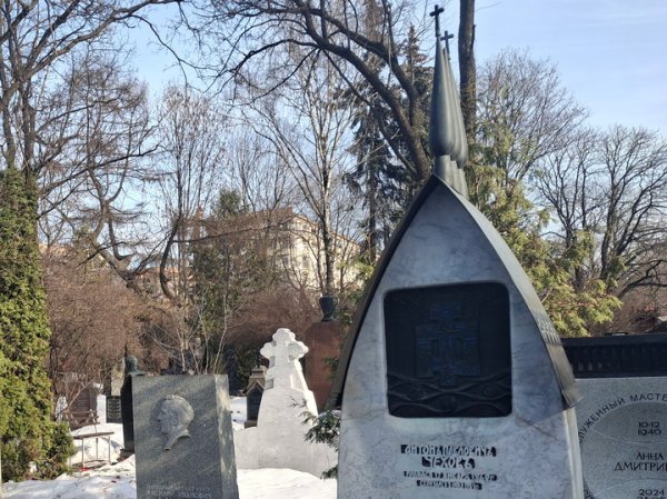 &laquo;Крестопад&raquo; на могиле Чехова оказался реальностью: &laquo;МК&raquo; удостоверился в ущербе, нанесенном неизвестными вандалами