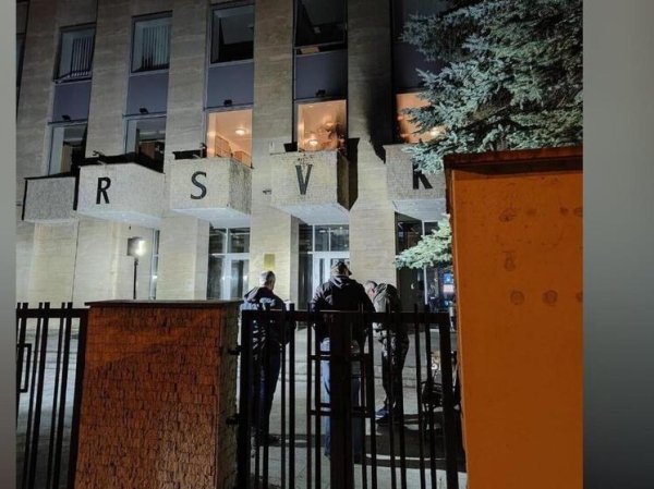 Неизвестные атаковали находящийся в сердце европейской столицы «Русский дом»