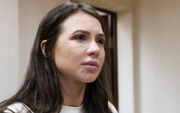 Возлюбленный Лерчек поделился фотоснимками из ее палаты Возлюбленный Лерчек поделился фотоснимками из ее палаты