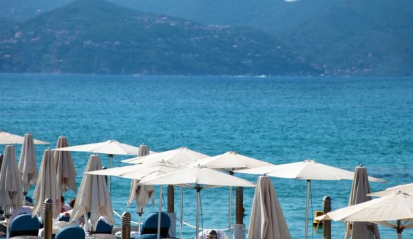 Турагентство выплатит туристке 90 тысяч рублей за недостоверные данные об отеле Турагентство выплатит туристке 90 тысяч рублей за недостоверные данные об отеле