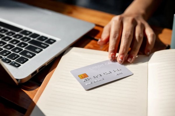 Даже при среднем доходе можно сформировать подушку безопасности: как это сделать за 6 месяцев