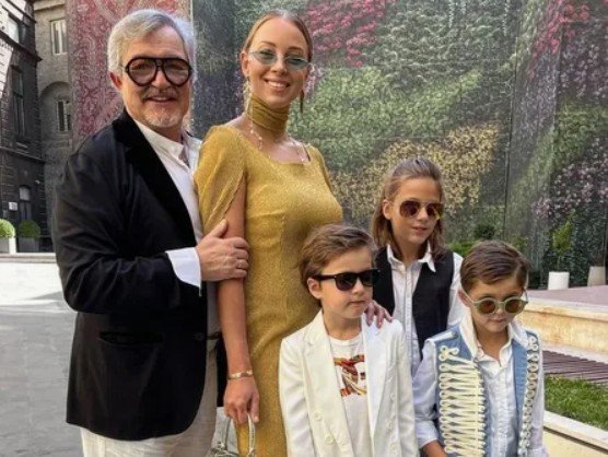 Полина Диброва опровергла слухи о романе с Товтиском в течение 8 лет Полина Диброва опровергла слухи о романе с Товтиском в течение 8 лет